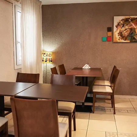 Hotel Ilisia 2*