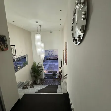 伊利西亚酒店 2*