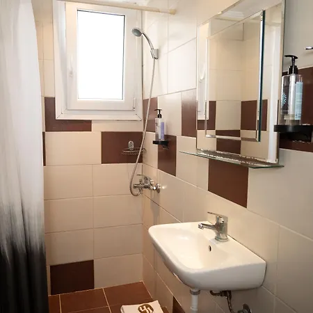 伊利西亚酒店 2*